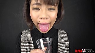 Tongue Juggling Extravaganza: Saya’s Sweet and Sensual Show!