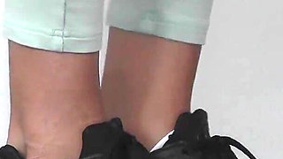 While Nomi Is on the Phone, the Slave Has an Orgasm