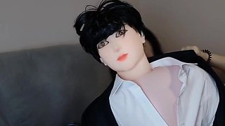 沈樵，作品《沈老师体验充气娃娃》MissShen Practice inflatable femmes