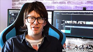 Pin-up Valentina and Big's babysitter action