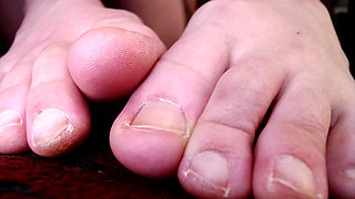Long Toes No Nail Polish