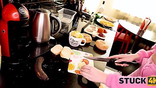 Don\u2019t use the oven or you\u2019ll get stuck! - stuck4k