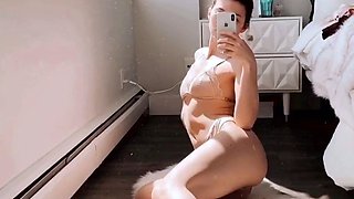 Amateur brunette ariana marie solo toying