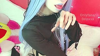 Cute amateur webcam teen girl toying pussy on webcam