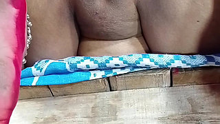 Desi Bhabhi's big pussy fun sex Hindi audio Desi sexy video, xxx video
