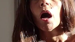 Hot Wife Shows off Her Amazing Ass and Gives Her Hubby a Perfect Ride