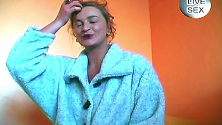 Amateur Babe Sucks Cock Then Rides Hard