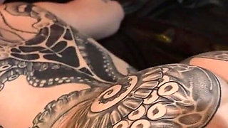 Massage Between Lesbian That Ends up in Eating