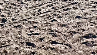 BeENJoY - 2 Risky Shows Off on the Beach Completely Naked in Front of Walkers and Motorists