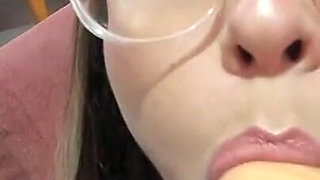 Deep Blowjob of a Very Horny Pregnant Woman