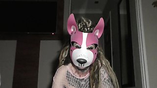 Tattooed hottie in a mask, sucking cock on camera