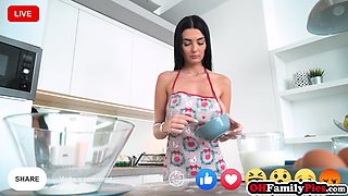 Stepsis cooking hot muffin for stepbro