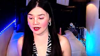 Hot brunette from squirt masturbating on webcam