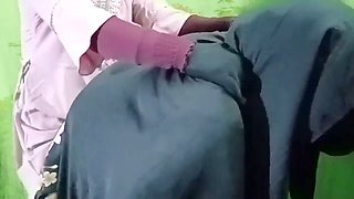 Hardcore office fun with Bangladeshi housewife Puja-Queen11 and her husband's friend