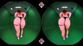 amateur raintree03 flashing ass on live webcam