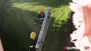 Female Firefighter 1 - Flixxx
