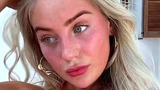 Big boob brunette masturbates on webcam