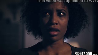 Ebony COUGAR model lures camerist and unloads on his good-sized beef whistle