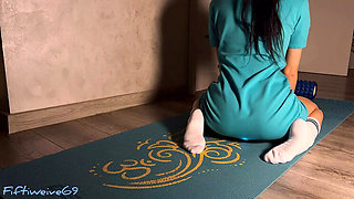 Amateur Brunette Sports Anal Fisting & Huge Dildo Gape - Homemade Solo