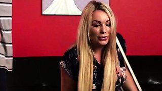 Bigtitted hortny voyeur tempting wanker
