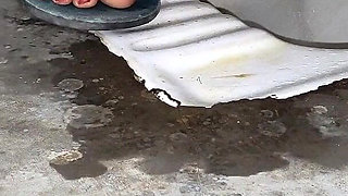 Beautiful Bhabhi Pissing Full Pussy Close-up Video