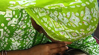 Close-up Desi Blowjob & cumshot in mouth indian