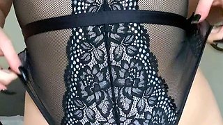 Cute amateur webcam teen girl toying pussy on webcam