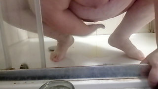 Orgassmuss in the Shower