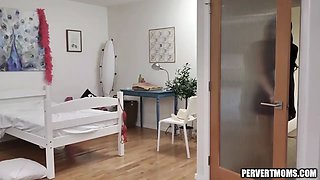 Wild mexican cougar gets frigged and nailed pov style