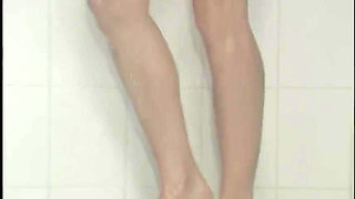 White Venus Gets Licked to Orgasm