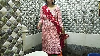 Indian Hot Mokrani Ki Chudai Malkin Se In Washroom