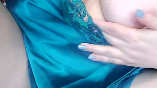 Ah, this color suits my beautiful curvy body