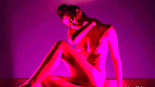 Alissa Foxy's Seductive Solo Tease