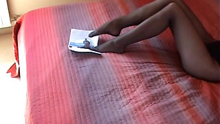 Retro - Putting Seamed Pantyhose on and Stroking Fan's Pic