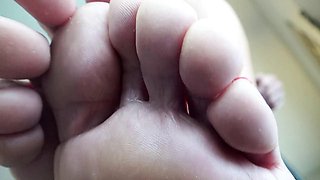 GoddessZephys Foot Worship POV