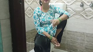 Naughty Teen Fucks Beautiful Stepmom in Bathroom - Desi Homemade Sex