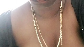 Dirty Tamil Aunty in Saree and Tight Blouse