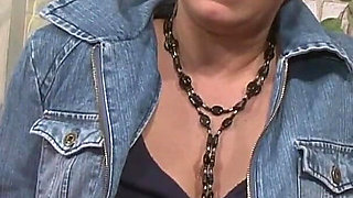 Milf with shaved pussy enjoys alone while being filmed - 2