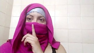 Real arab hijab muslim stepmom squirt and orgasm in pussy2