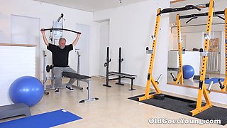 Martina and old heads teenie fellow pound like superstars in the gym