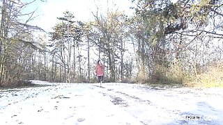 Slender long-legged blonde Lara Fox likes pissing on the snow
