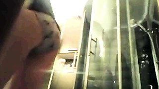 Stepdaughter 25 spied on in shower (gorgeous body)