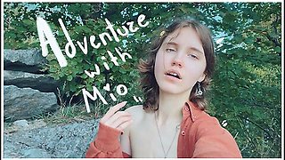 Having Fun On A Hike - Deutsche Amateure