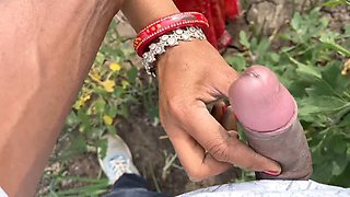 Desi aunty Ritu's sweet spot is utterly spectacular