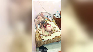 24-YEAR-OLD BLONDE WANTS CROWN