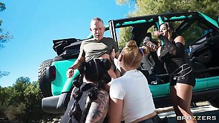 Zoey and Valentine's outdoor xxx