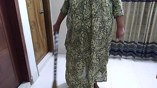 Egyptian Big Ass & Huge Boobs Hot BBW Aunty Sweeps the Room When Neighbor Guy Anal Fuck & Gives Cum in Her Ass - Muslim