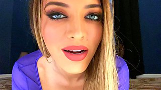 Big boobed Memphis masturbates in a bodystocking