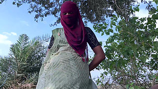 Desi Girlfriend Enjoy Outdoor Sex