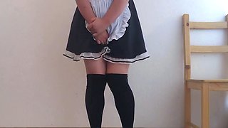 Cosplay Japanese Maid Pees in HD Homemade Video